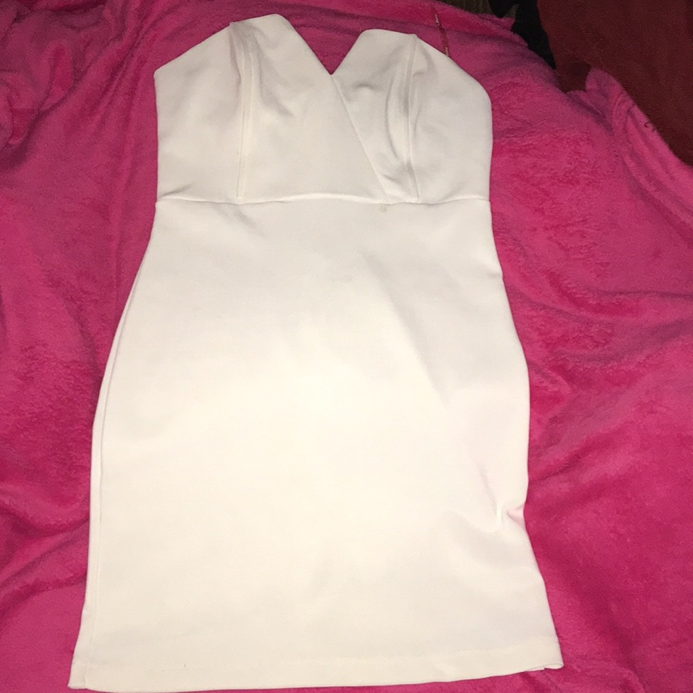 Short white dress